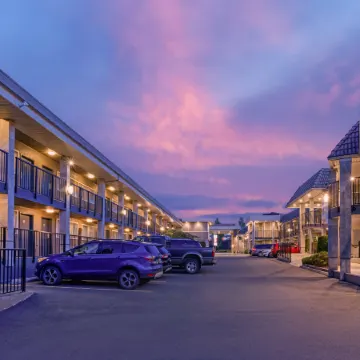 Best Western Plus Burnaby Hotel