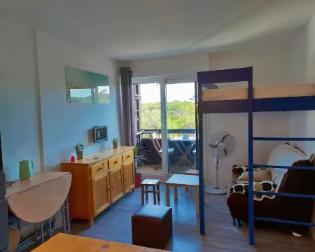 Oceanfront studio above the pines 塞尼奧斯酒店