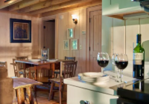 Upscale Cottage with Ultra Privacy and Spectacular View