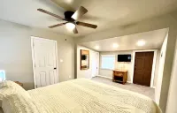 Quaint 3BR Newly Renovated Pet-Friendly Private Home on 3 Acres 1hr to OBX