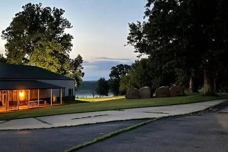 A spacious finely-appointed luxury hideaway, nestled in the Ozark Mountains.