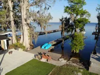 DOCKTAILS CABANA! Lake Front! HUGE outdoor space!