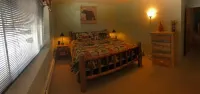 PineCone Lodge - 3 bed/2 bath - South Lake Tahoe (sleeps 6)