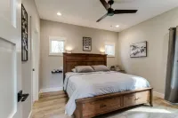 3-Br Luxury Home with Hot Tub & Arcade Games - 3-Star