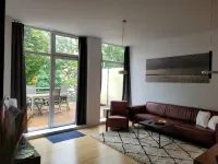 Modernes Loft mit Großer Terrasse und Zwei Kostenlosen Parkplätzen