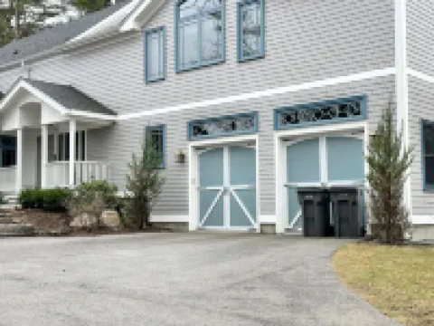 Spacious Home Near Rye Beaches Hotels in Rye