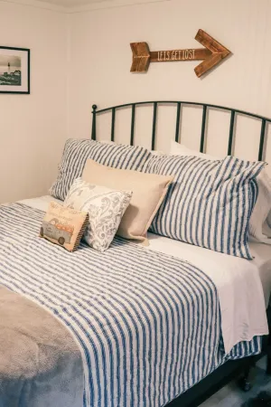 NEW MaineStay Cottage #3 Full Kitchen + Fireplace in Hampden/Bangor