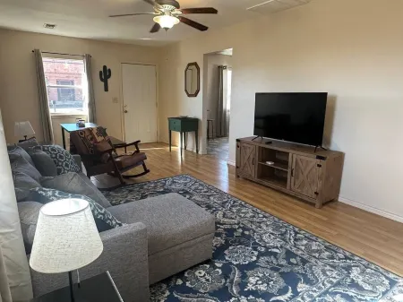 Cozy modern small town apartment pet and child friendly large parking Отели в г. Сейр