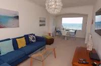 Gone to the Beach - Sea Views Direct Beach Access