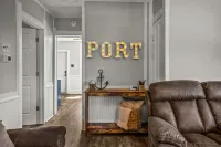 ⭐️New | Beautifully Remodeled | Walk to the Lake ⚓️