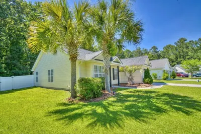 SUMMER Vacation Getaway Pets Welcome Remodeled Hotels near South Strand Recreation Center