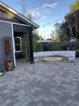 1890 Graystone Cottage behind Historic Home short walk to Downtown & Whiskey Row Отели рядом с достопримечательностью «the spot... a Child's Museum»