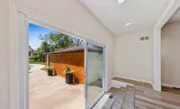 Family fun-house w/POOL & Game Room, 5 min from Airport and Rosement attractions