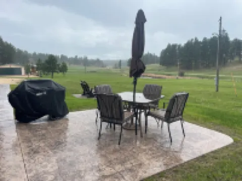 On the Mickelson Trail: Log Home Perfect for families