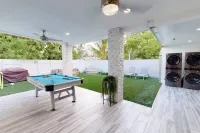 Central Miami Stay • Near Airport & Calle 8 / Pool