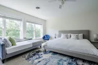 ⭐️ Spacious Mountaintop Oasis at Camelback | 2,500 SF w/ Game Room, Deck & A/C