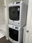 Quiet and modern 2 bed 1 bath apartment with changing sand table - 3-Star