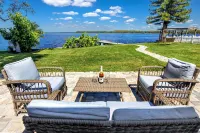 Lakefront home near beaches with waterview, pets ok