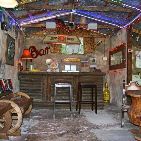 SPECTACULAR LODGE ON PRIVATE RANCH. PERFECT FOR SMALL AND LARGE GATHERINGS!