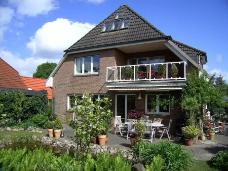 beautiful, high-quality holiday flat, 3 rooms, near the Kieler fjord Отели в г. Флинтбек