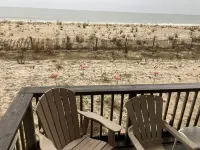 Beachfront Baby💛 Beautiful & New!🌟The only way to stay @ the beach❣️Spacious Hotels in Dewey Beach