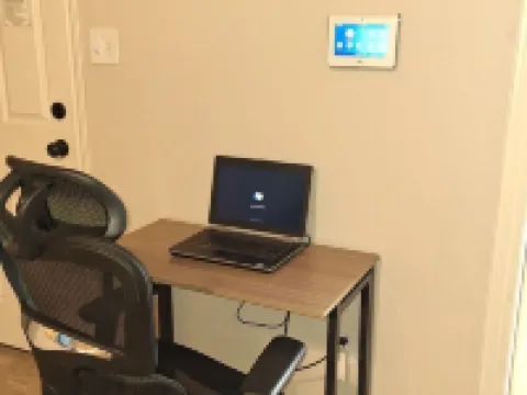 Larger 7+ Bed Home  With Movie Theater near SanAntonio & Randolph Air force base Hoteles en Universal City