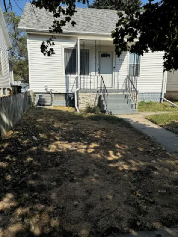 Modern 2 Bedroom 1 Bathroom Home Hotel a 