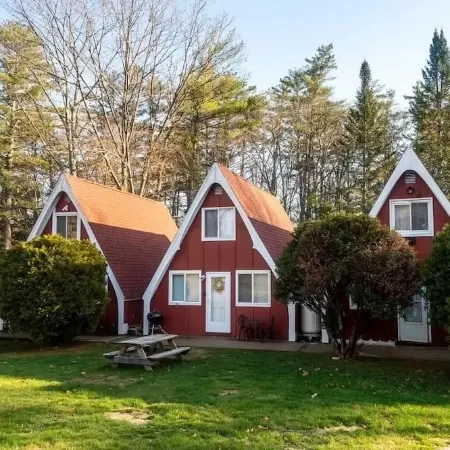 Josh’s Campton Cottage by the Pemi River in the White Mountains!