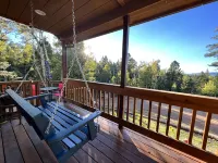 NEW Updated, SUNSETCABIN:3 bd,1.5 bth, secluded, beautiful views, deck, sleeps 6