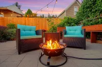 Cascade Getaway - Heart of Cle Elum - Full Kitchen, Private Patio & Pet Friendly Hotels in Cle Elum
