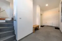 Exclusive Apartment in Central Location with Garden, Fireplace, Wlan, PS5, Fifa25, Karaoke