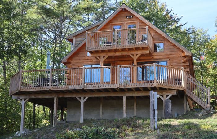 Hillside ADK Log Cabin with beautiful Schroon Lake views - 5 minutes to village!