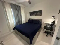 Bright Modern Apartment Các khách sạn gần Elyze Clifford Interpretive Center