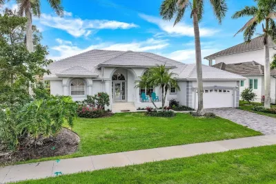 Stunning Sunsets, Spacious Waterfront Home