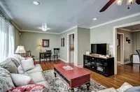 Relax in Shady Oaks Near Hospitals & Dining - 3 estrellas