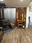 Newly remodeled cabin in the pines w/ firepit, redwood fenced yard, close hiking