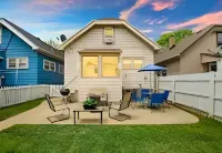 Milwaukee Bungalow - Old World Charm w/Modern Amenities! Hot Tub!