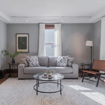 *HOT TUB* Character home minutes to downtown Fargo & NDSU!