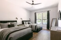 Luxury Bungalow near Gruene Hall, Whitewater Amphitheater & The Chandelier.