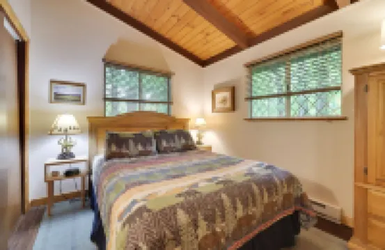 Close to Ski Slopes! Indoor Water Parks & Winter Fun! Lake!