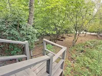 Mountaintop log cabin w/ wood stove hot tub and grill near Lake Chatuge Hotels in Towns County