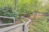 Mountaintop log cabin w/ wood stove hot tub and grill near Lake Chatuge