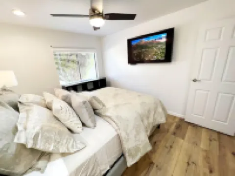 Sedona Cozy Condo with Pool, Walk to Restaurants, 4-Min to Hiking, Near Stores