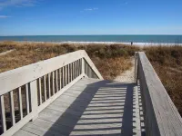 Beautiful 7 BD oceanfront house with a private pool located on the Golden Mile - Private Pools