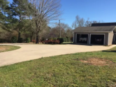 LOCATION! Lakefront House with Dock near Hartwell Marina/Downtown Kayaks/Firepit 哈特縣酒店