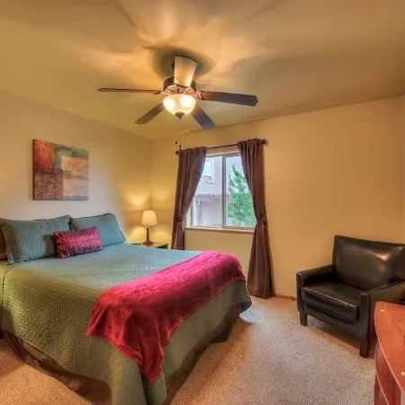 Canyon & Sky: Hot Tub Sanctuary, Redrock Patio Lounge, & Sunset Deck Views! SG2