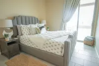 Scenic Mountain Retreat: Tranquil 2BR Private Casita