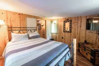 Lake Wallenpaupack Cottage with Private Dock, Kayak and Paddle Boards - Alphydda