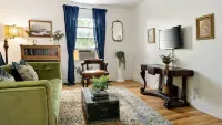 Classy 1BD near U of U - 1 mile/ fast WI-FI