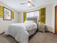 Indian Lake Waterfront Home & Boathouse - Boat Rental Available - Sleeps 16 Hotels in Stokes Township